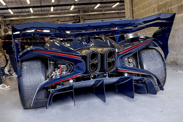 Bugatti Bolide back shot [2845x2845]