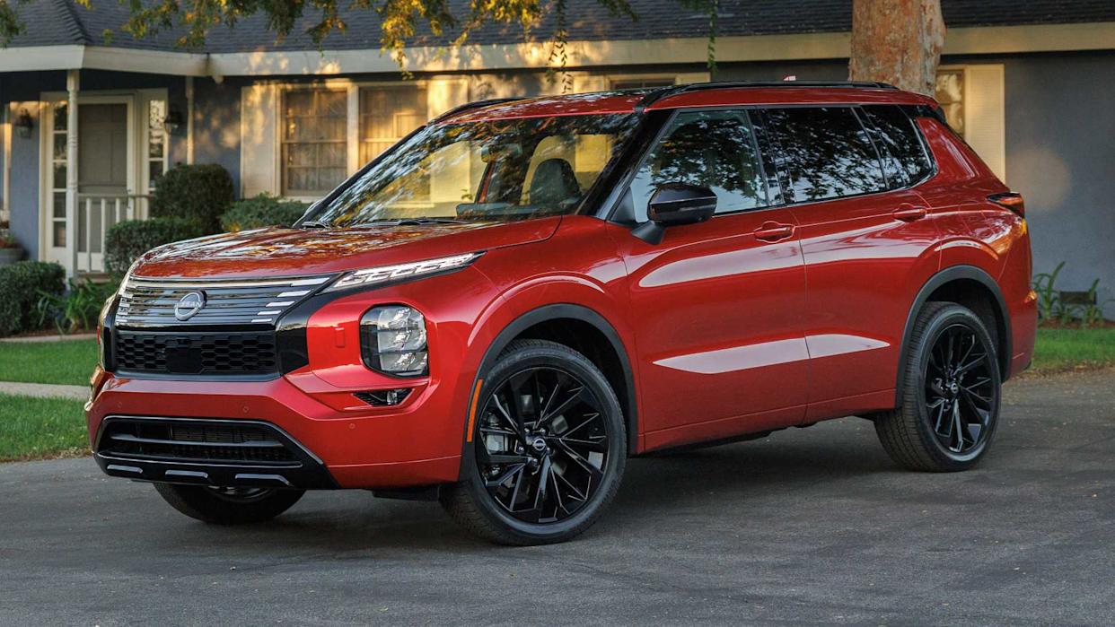 2026 Nissan Rogue Plug-in Hybrid front three-quarter