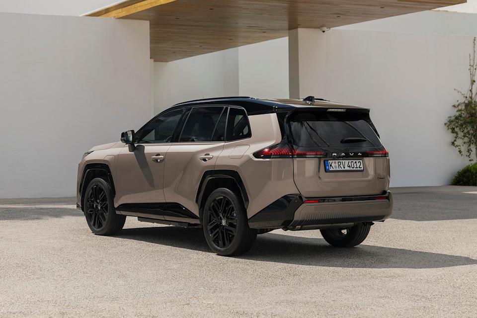 2026 RAV4 PHEV  Avantgarde Bronze static 050