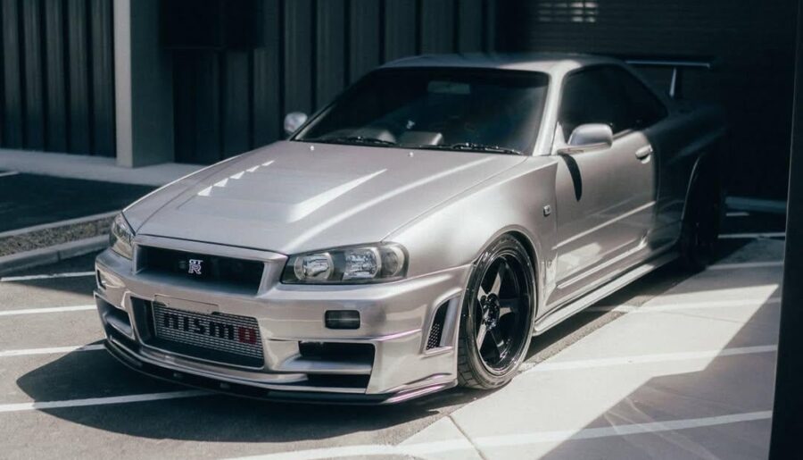 1999 Nissan Skyline GT-R R34 V-Spec [1080×1350]