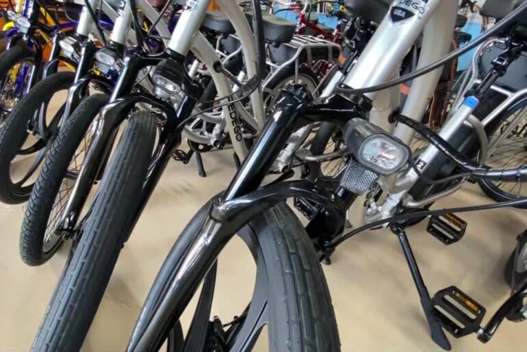 77-year-old e-bike rider badly hurt in Oak Park-area crash – NBC 7 San Diego