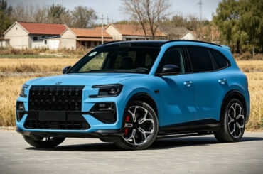 900V hybrid SUV, tri-motor 1,380 hp, 0–100 in 2.96s, starts 45,806 USD in China