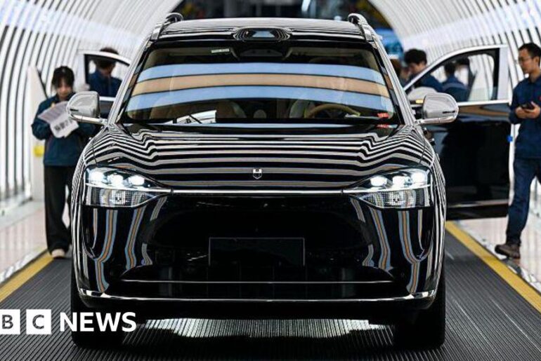 Chinese carmaker Seres patents voice-controlled "in-vehicle toilet"