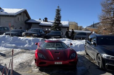 Candy red [Koenigsegg Agera R) in the swiss alps