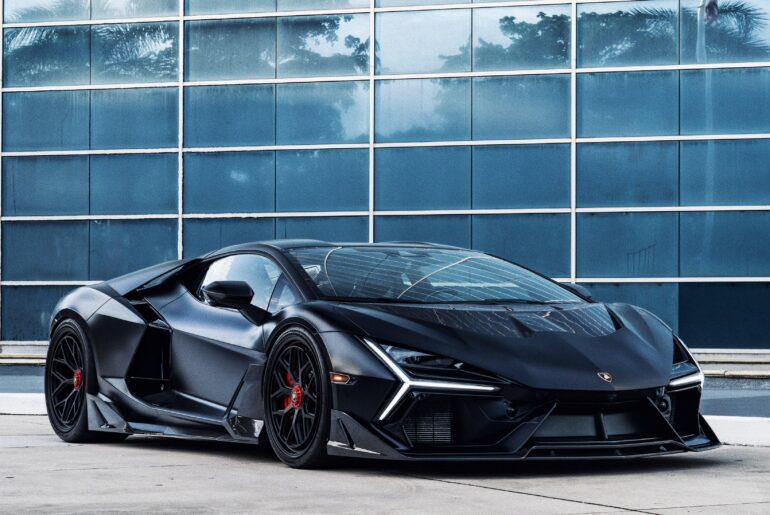Lamborghini Revuelto [3276x4096]