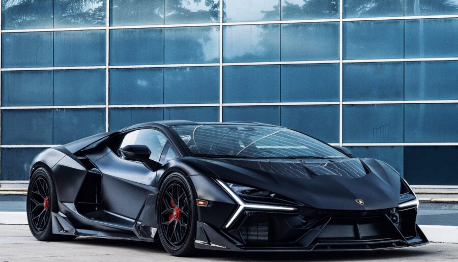 Lamborghini Revuelto [3276×4096]