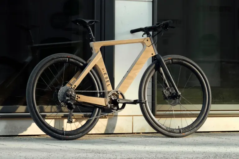 Esel launches wooden e-bike with 80 km range and carbon wheels