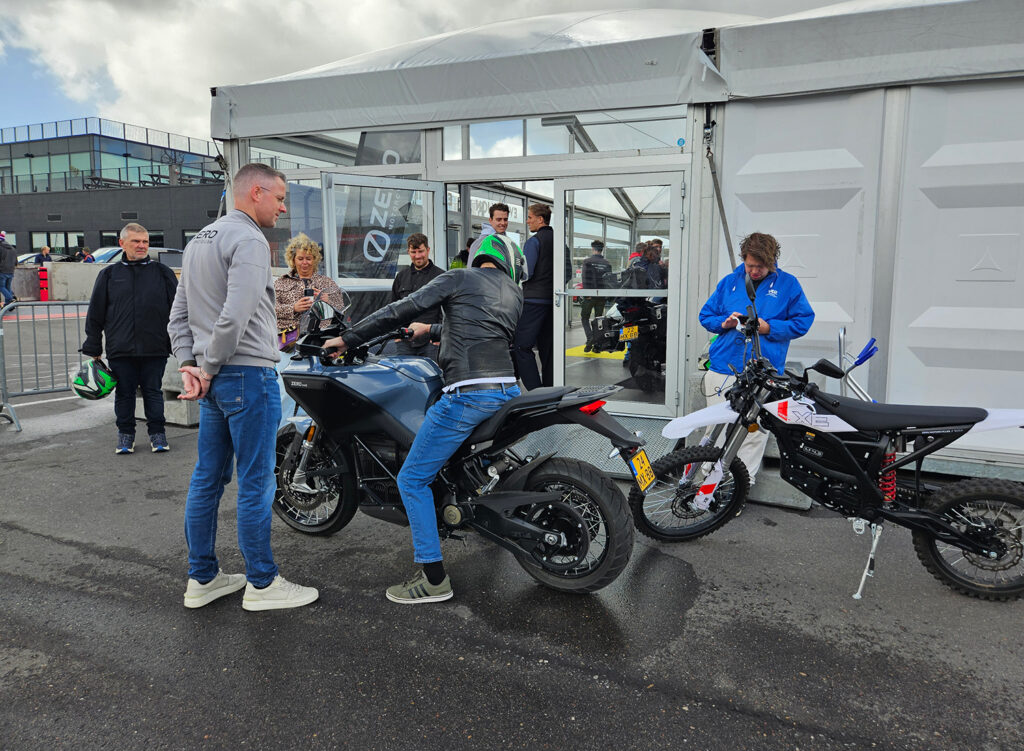 EV Experience - THE PACK Plaza - Zero Motorcycles - Electric Motorcycle News