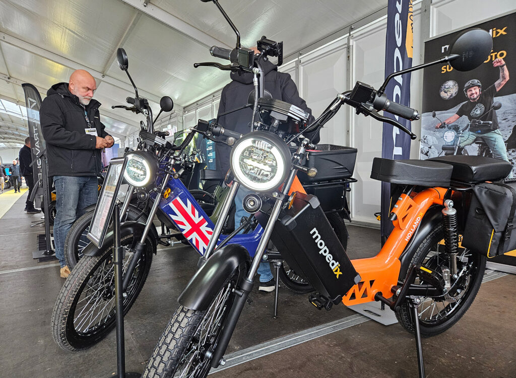 EV Experience - THE PACK Plaza - Mopedix - Electric Motorcycle News
