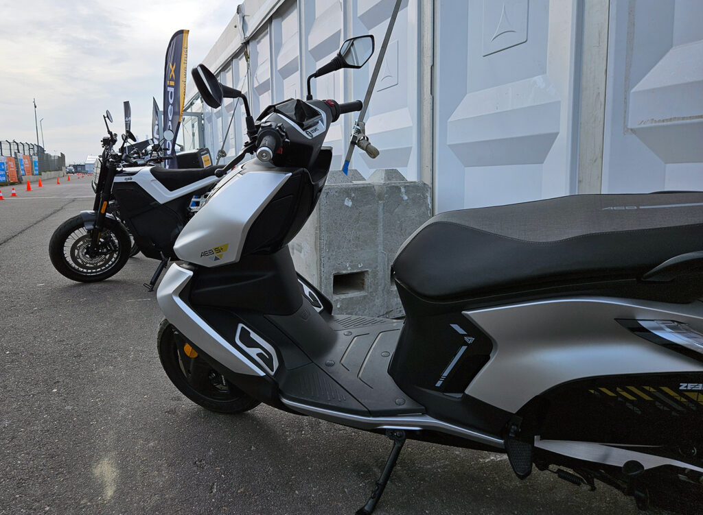 EV Experience - THE PACK Plaza - Zeeho - Electric Motorcycle News