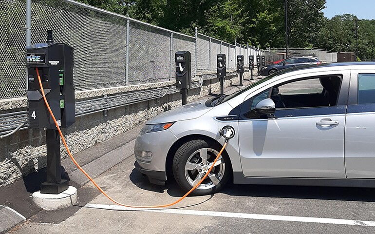 EV sales slow in CT, but state outperforms U.S. average