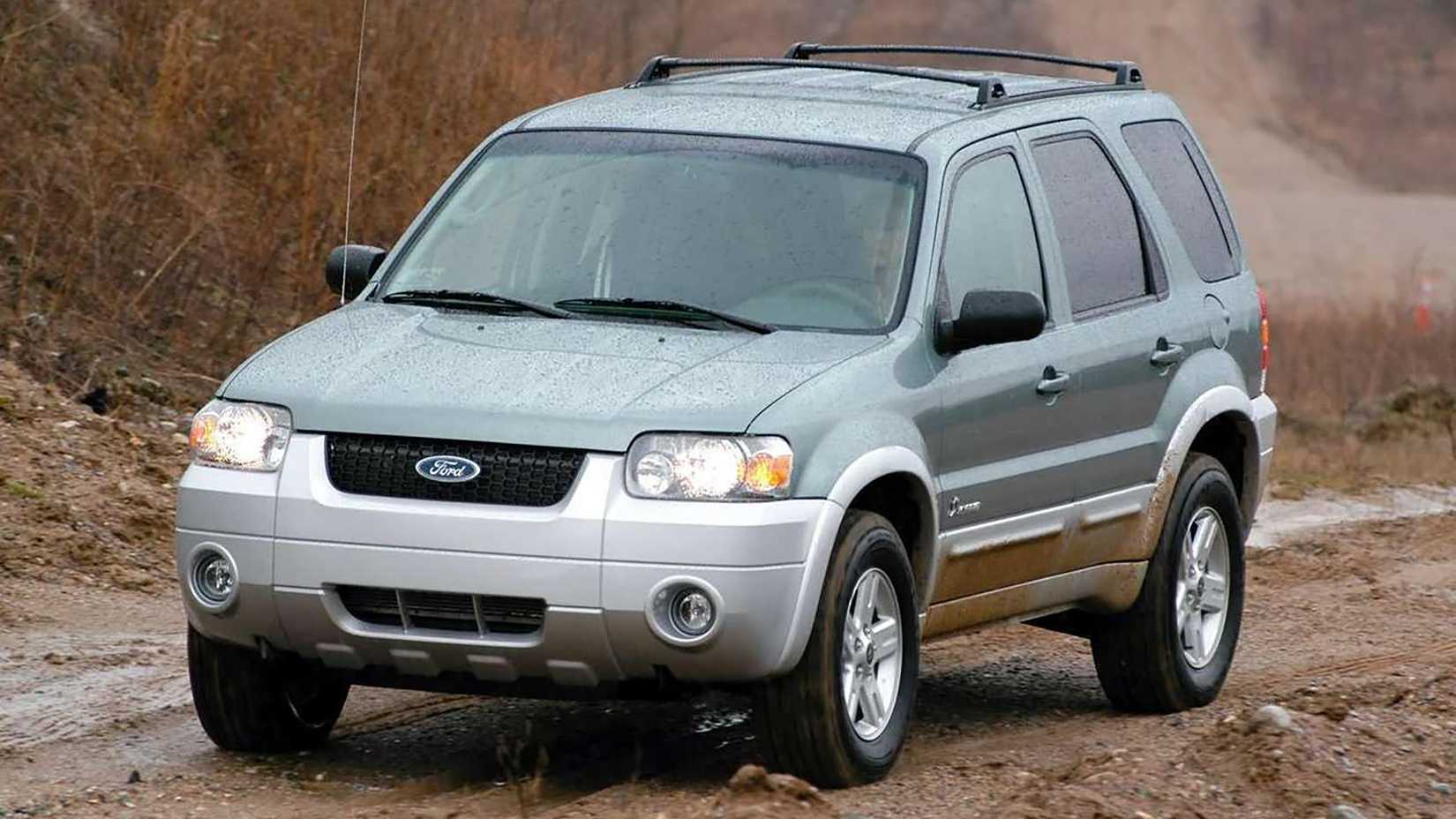 2005 Ford Escape Hybrid front, three-quarter