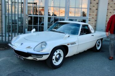 [Mazda Cosmo] in white