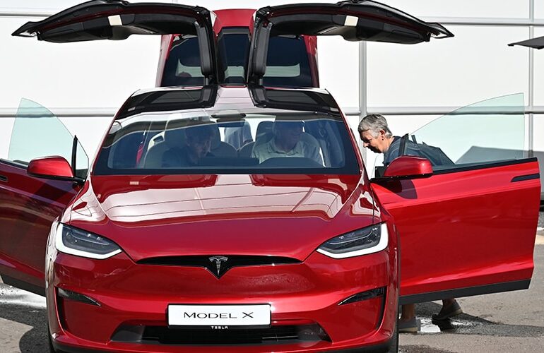 Tesla Model S Signature Series Final Run Details