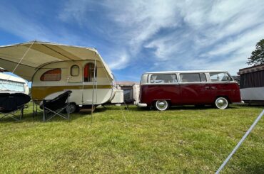 1968 Time Capsule: A Deluxe T2a Early Bay paired with the last surviving 1968 'Mosterd' school-project trailer.