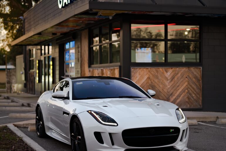Jaguar F-Type R [4032 x 5376]
