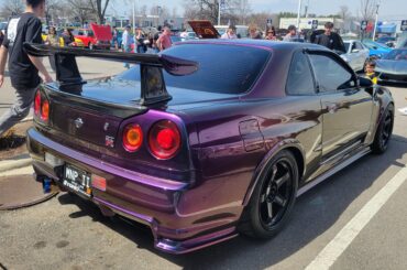 Nissan Skyline R34 GTR [4032x2268]
