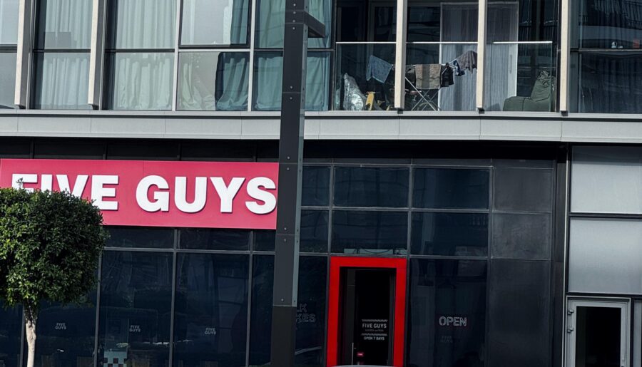 Rolls Royce Spectre [2669×3499]