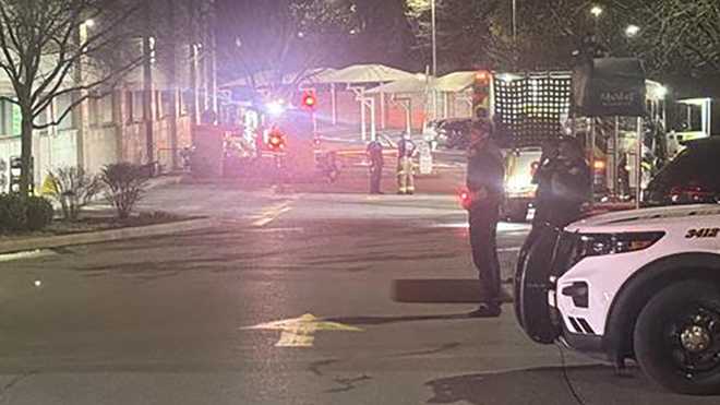 Giant Eagle parking lot in Shadyside