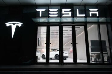Tesla: Car Company Aspiring High-Tech, But Stock Performance Confirms Neither (TSLA)