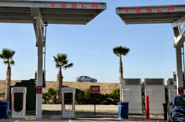 California EV sales plummet to lowest market share since 2021