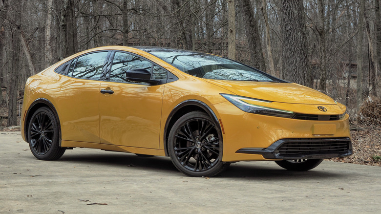 2026 Toyota Prius PHEV front 3/4 view