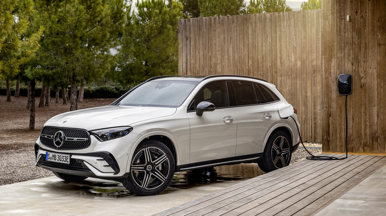 Mercedes-Benz GLC 350e PHEV charging at home