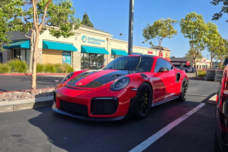 Saw this [Porsche 911 GT2RS] at a bank