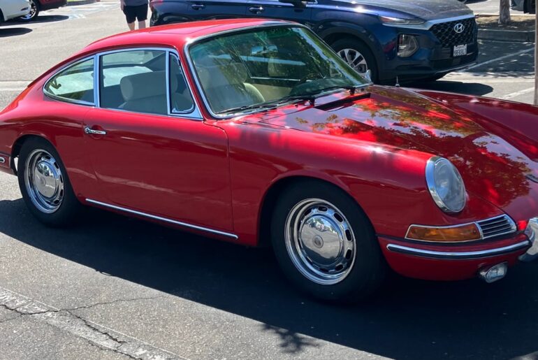 Classic red 1970’s Porsche 912 spotted in Fresno, California. 👍❤️
