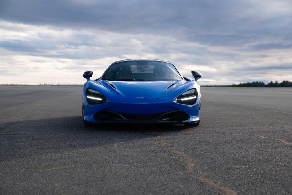 McLaren 720S [9500x6300]