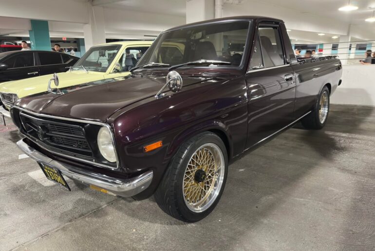 I pound this truck. It’s small and simple. I think it’s a Mazda truck