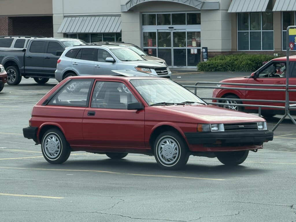 Spotted this beauty earlier today. I don’t even know what it is!