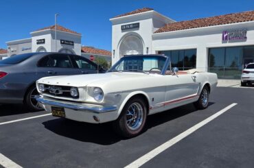 Saw this really nice 1965 (1964 1/2) Mustang