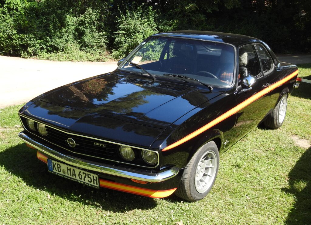 Opel Manta A Black Magic