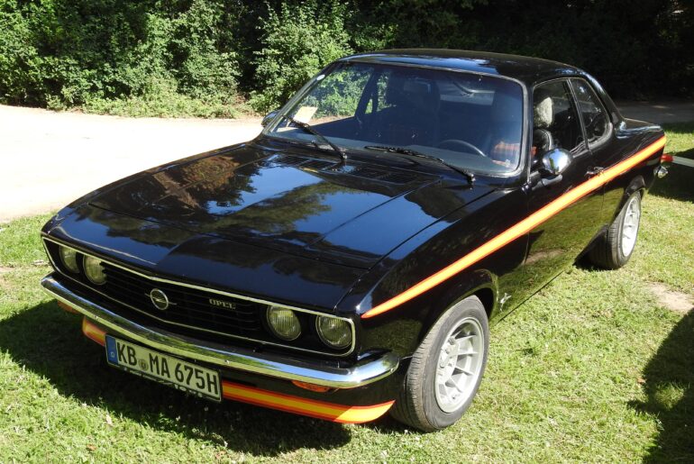 Opel Manta A Black Magic