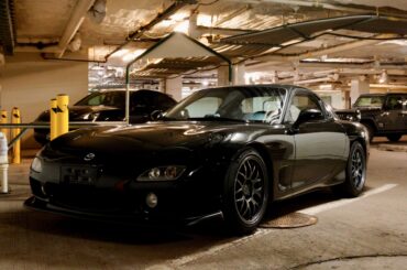 [Mazda FD RX-7] in a Whole Foods parking lot