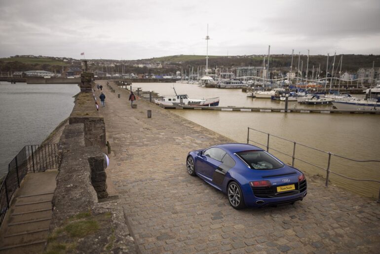 2009 Audi R8 V10 (1600 x 1067)