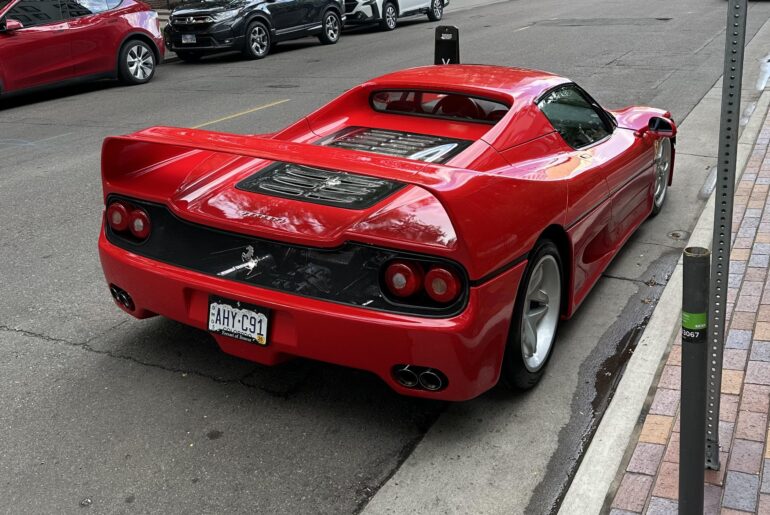 Ferrari F50 [2590x2590]
