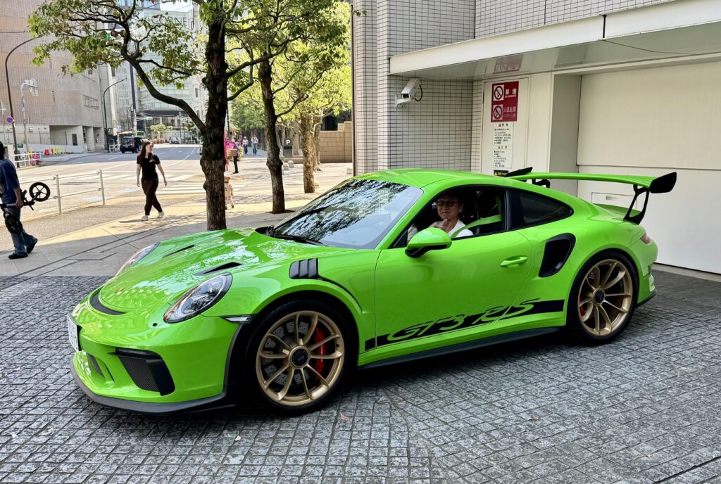 My Neighbor Got a New Toy [Porsche 911 GT3 RS]