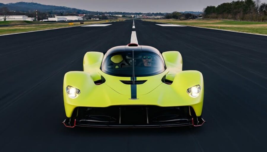 Aston Martin Valkyrie [1080×1351]