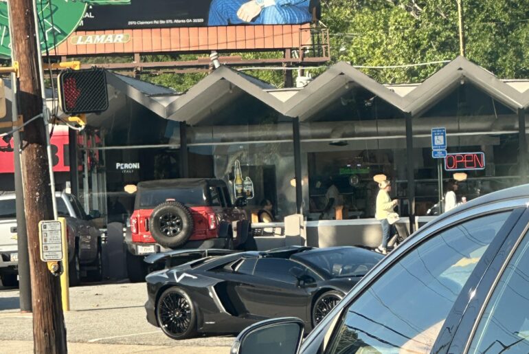 Spotted this [Lamborghini Aventador SV Roadster]
