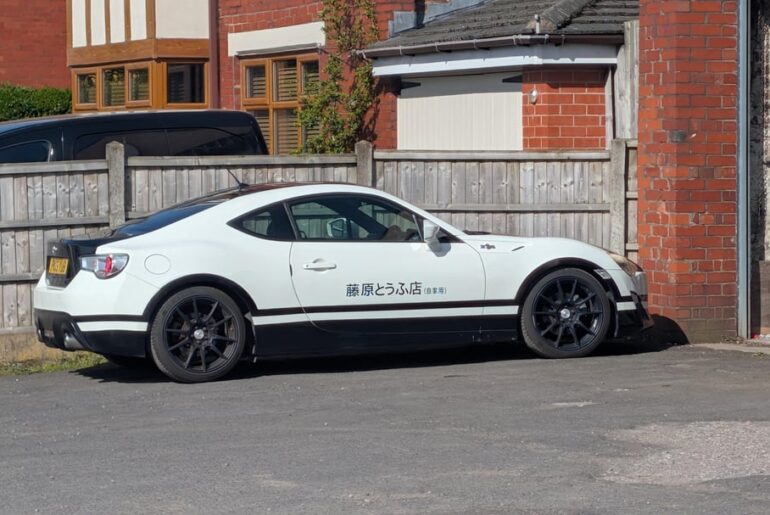 Saw This Cool Tribute Livery While Driving Home [Toyota GT86]