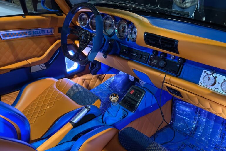 Incredible 993 wide body with leather and audio