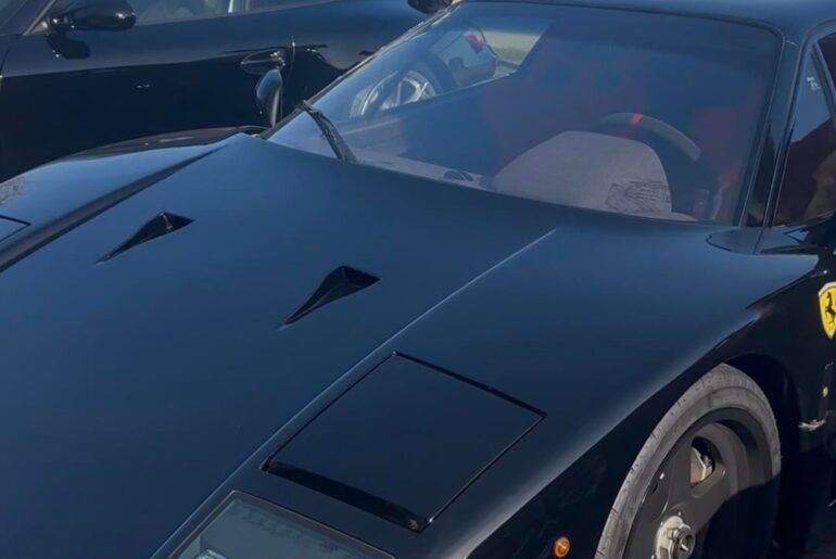 [Ferrari F40],[lamborghini Miura],and some old&new friend in a parking lot