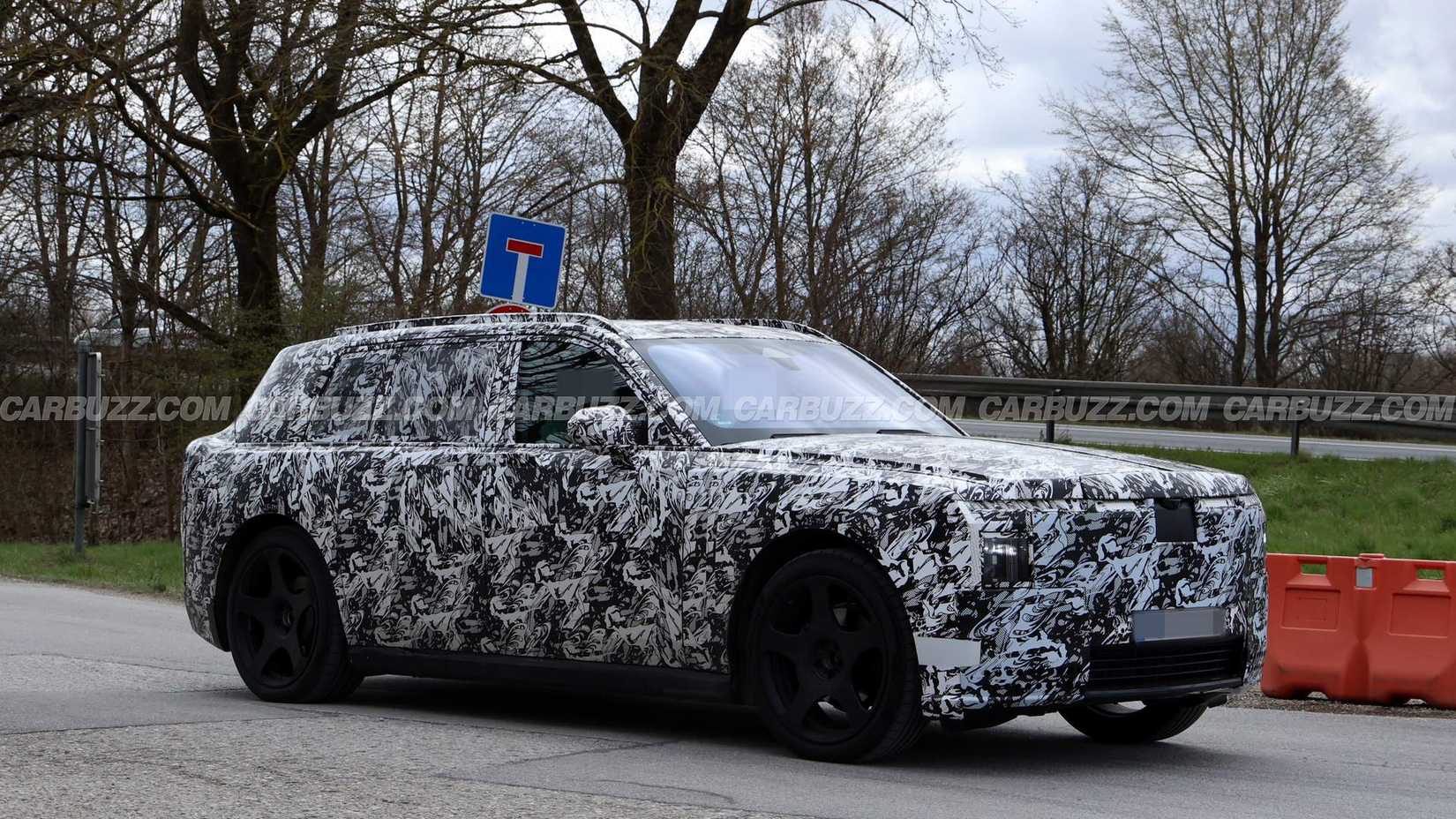 Rolls-Royce EV SUV Spy Photo (4)
