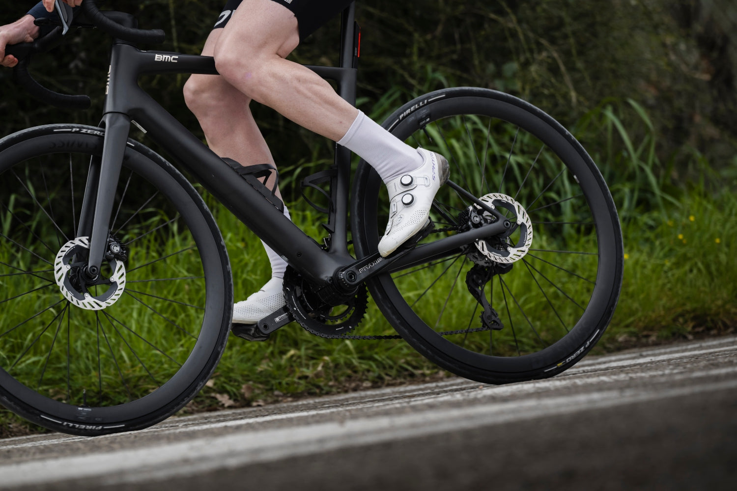 BMC Teammachine 01 AMP riding shot