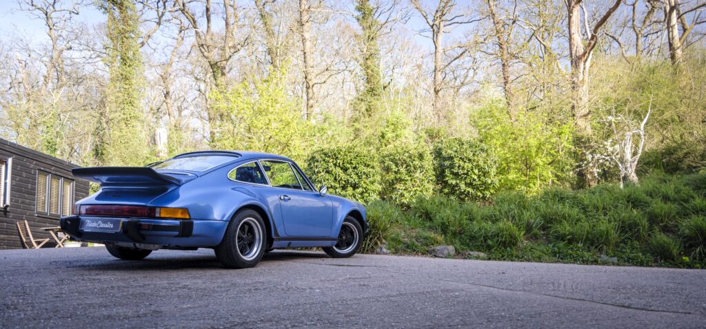 1975 Porsche 911 930 Turbo (8256 x 3852) (HUGE photo)