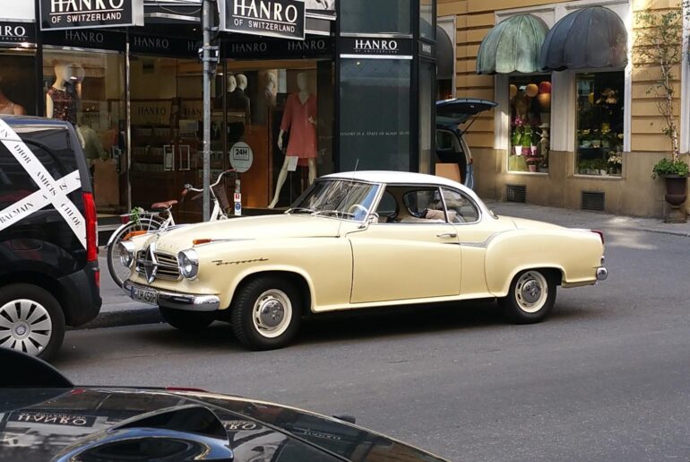 Borgward Isabella Coupé. Not going to lie - when I spotted it, I didn't know what it is.