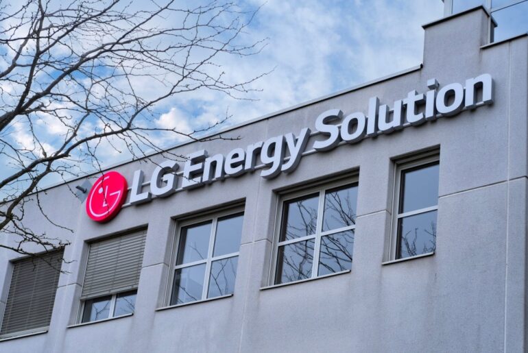 LG Energy Solution swings to Q1 loss on weak EV demand