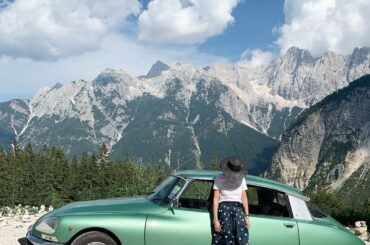 In 2020 English Actress Rosamund Pike took her green Citroen DS on a Grand Tour over the Alps and around Europe.